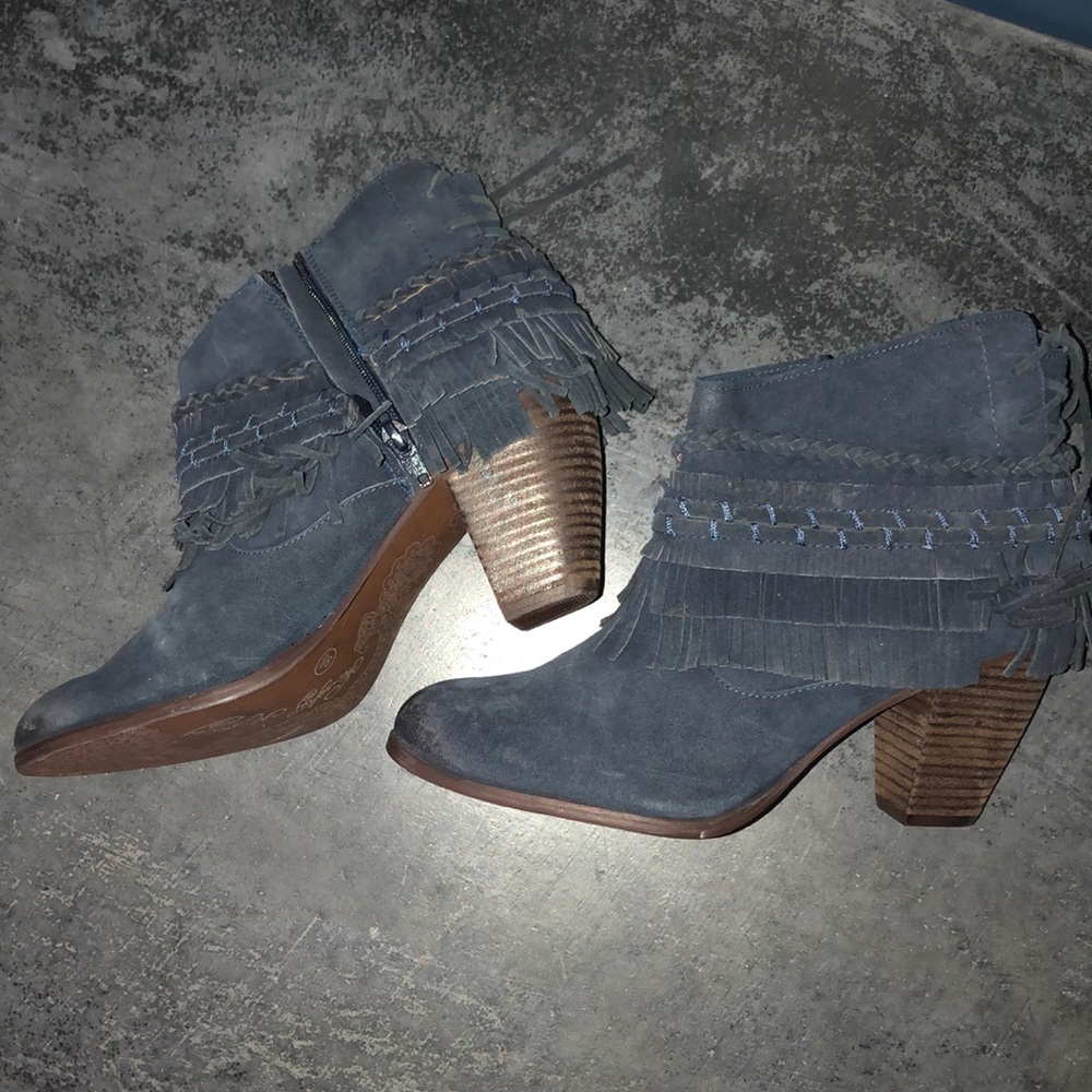 Fringe boots